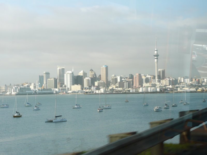 auckland202depuisharbourbridge.jpg